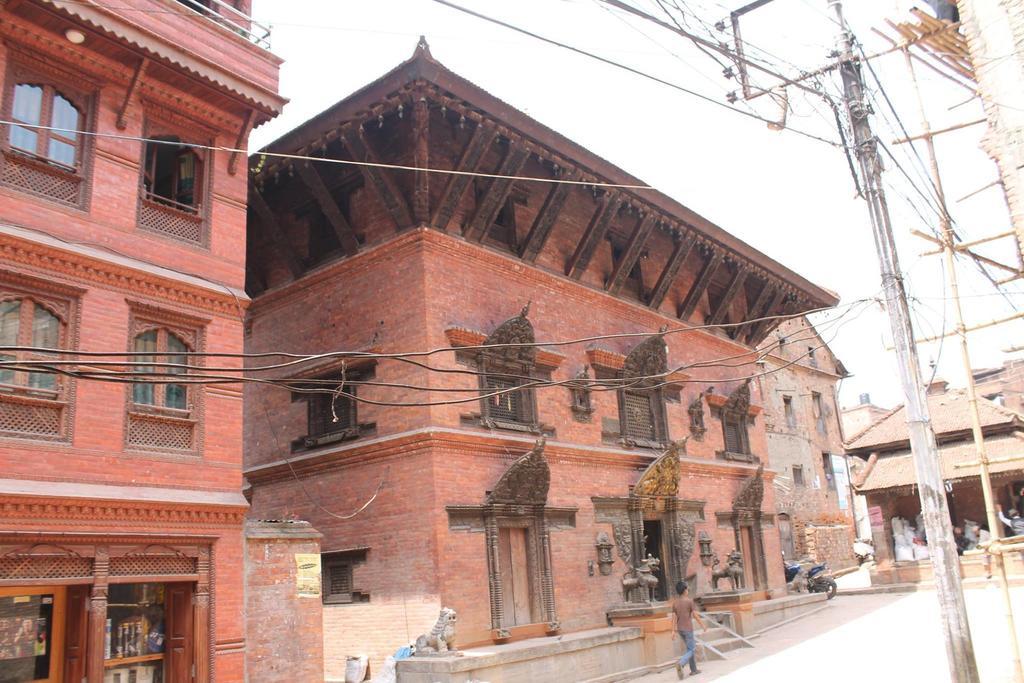 Pradhan House - Home Stay With Garden Bhatgoan Eksteriør billede