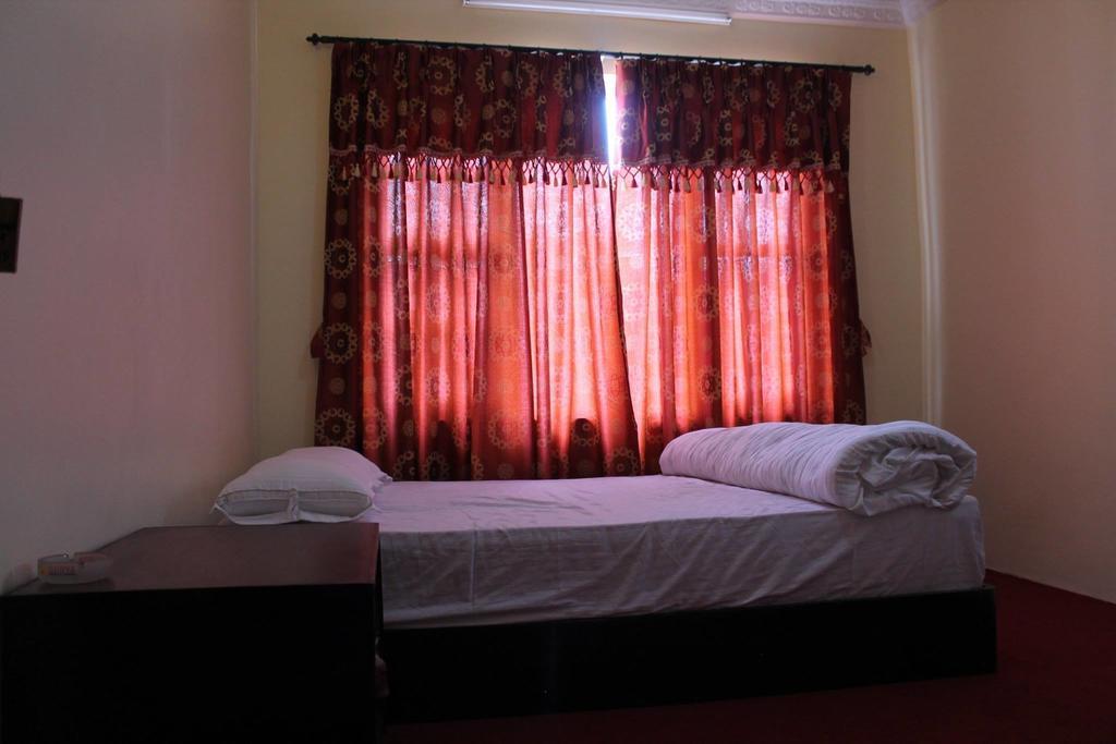 Pradhan House - Home Stay With Garden Bhatgoan Eksteriør billede