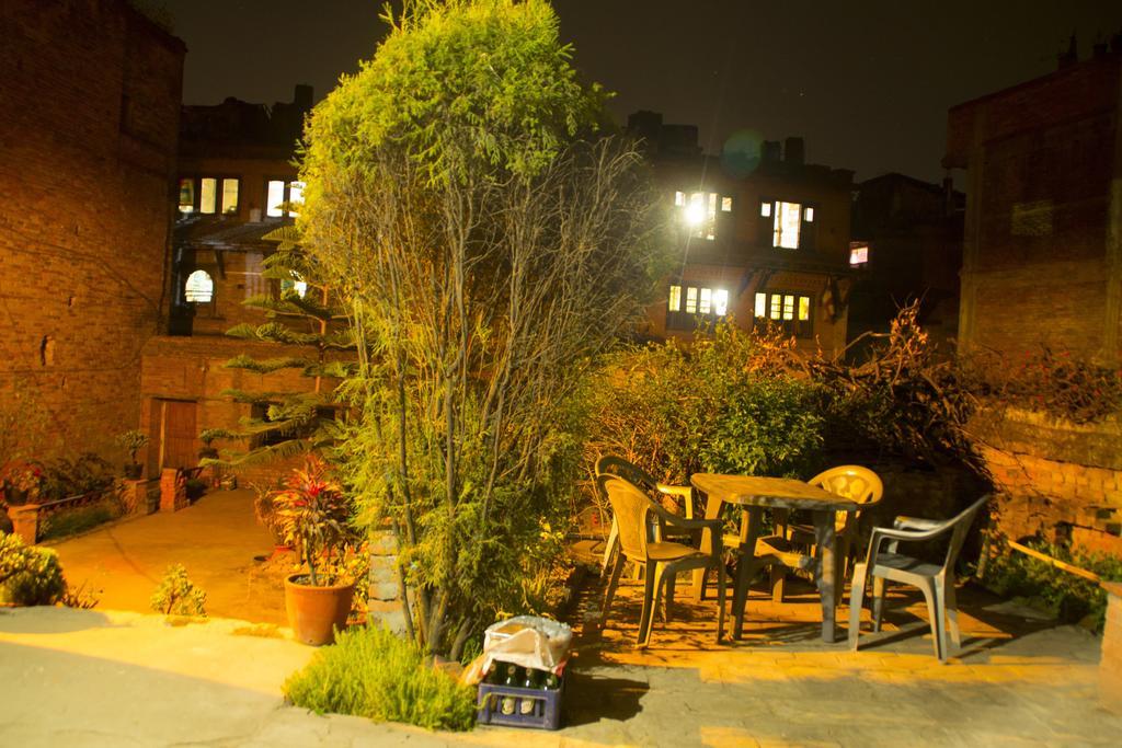 Pradhan House - Home Stay With Garden Bhatgoan Eksteriør billede