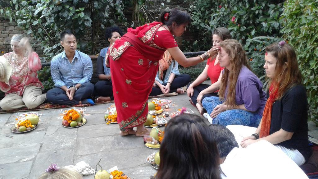 Pradhan House - Home Stay With Garden Bhatgoan Eksteriør billede