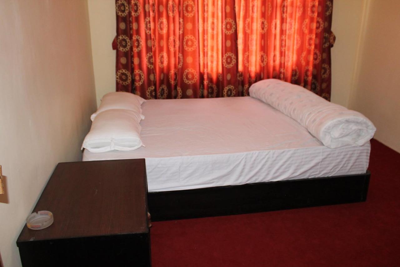 Pradhan House - Home Stay With Garden Bhatgoan Eksteriør billede