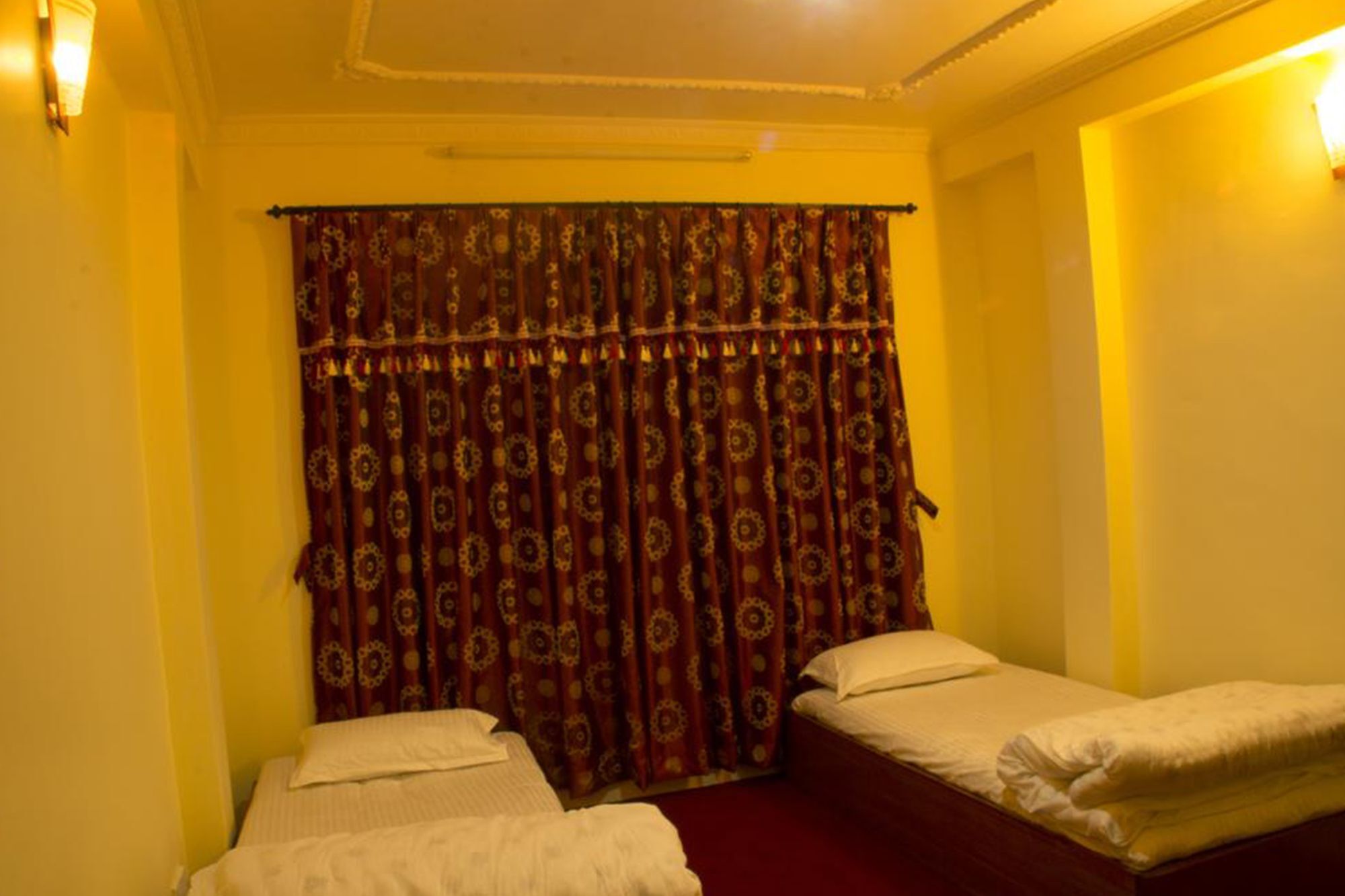 Pradhan House - Home Stay With Garden Bhatgoan Eksteriør billede